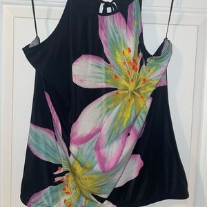 NWT Beautiful express black flower tie back tank